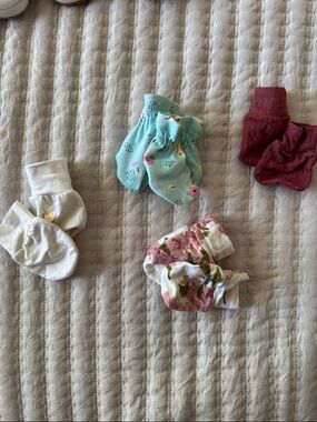 Lou Lou baby mittens - all 4